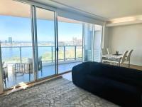 114 Panoramic River Views 2BR High Floor & Parking - B&B Perth