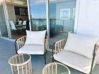 114 Panoramic River Views 2BR High Floor & Parking - Chambres d'hôtes Perth