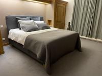 King Room with Roll-In Shower - Disability Access