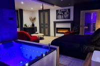 Parenthèse Enchantée pour Deux Spa privé sauna & vidéoprojecteur - Bed and Breakfast Argenton-sur-Creuse