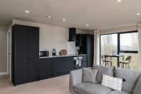 Spacious 1BED Birmingham Apartment w Roof Terrace - B&B Birmingham
