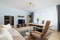 Spacious Apartment with 3 Bedrooms and Balcony in Rzeszów by Noclegi Renters - Ferienwohnung Rzeszów
