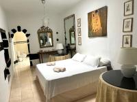 Casa Tara - 5 bedroom, 4 bathroom villa with private pool - B&B Mácher