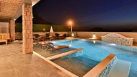 Ölüdeniz 4 bedroom villa with private pool hot tub - B&B Fethiye