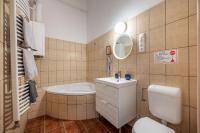 Spacious Apartment near Liget Budapest - B&B Budapest