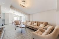 Rooftop Apartment with Private Pool by PikHost - Chambres d'hôtes Golem