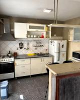 Departamento en Martinez a 100 metros de la plaza - Chambres d’hôtes Martínez