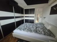 Štýlový 4-izbový apartmán v srdci mesta - Chambres d'hôtes Levice