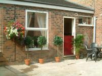 One-Bedroom Cottage (2 adults, 2 children)