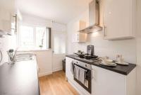 Cosy Budget Room in Doncaster House With Kitchen - Bed and Breakfast Doncaster