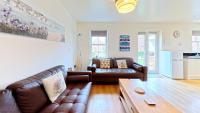 Maris Cottage - Part of the The Bay Filey Holiday Village with pool, gym and direct beach access, pub, restaurant, tennis and meadows walks - Chambres d'hôtes Filey