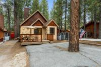 Moonridge Heaven - Cozy cabin with beautiful rock wood burning fireplace! - Chambres d'hôtes Big Bear Lake