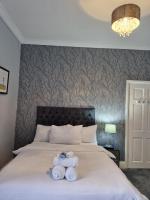 Twin Room with Private Bathroom