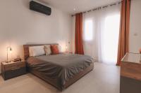 Seaside Luxury Home with Rooftop Pool - Bed and Breakfast Birżebbuġa