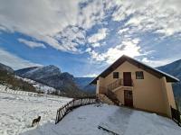 Family owned self sufficient ECO farm TARA - Chambres d’hôtes Pljevlja