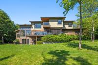 Serene modern Lakehouse on Golf Course - B&B Lower Sackville