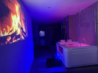 "RELAX SPA Publier" cinéma balnéo "Maison de village" - B&B Publier