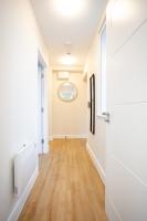 Stunning Apartments with Castle Views - Air Conditioning - Fast Wifi - B&B Cardiff