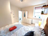 Ensuite rooms, self-catering in shared kitchens - B&B Dumfries