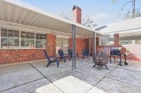 Rustic Retreat 5-BR Home with Backyard Oasis - Bed and Breakfast Baton Rouge