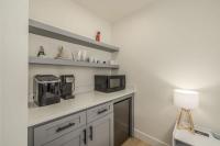 Modern Studio #11 - Food Trucks & Mins to CDA Lake - Bed and Breakfast Coeur d'Alene