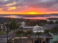 Luxury Custom Home overlooking Pearl Harbor - Bed and Breakfast Aiea