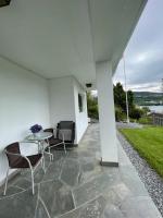 Solbakken, nice Apartment by the Sea in Ålesund - Chambres d'hôtes Ålesund
