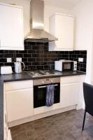 Spacious 2BR Apartment I 3-Min Walk to Mile End Station I Sleeps 5 I Near Queen Mary Uni - Chambres d'hôtes Londres