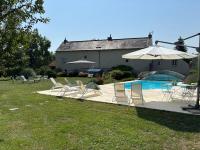 Gîte charmant 4ch - Piscine et parc arboré - Idéal châteaux de la Loire - B&B Suèvres