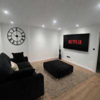 Modern Spacious Home Contractor Friendly LUXE - B&B Dudley