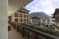 Casa Verzi, with panoramic balcony in the town center - B&B Cortina d'Ampezzo