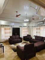 C&B House MV - Ferienwohnung Accra