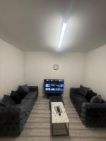Stylish Dream Home with 4 En-Suite Bedrooms - Bed and Breakfast Liverpool