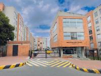 King size bed-Families-FIOS 900 Mbps- Pinar Suba - B&B Bogotá