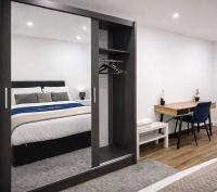 Modern Flat - Work Professionals - Free Parking - Elstree & Borehamwood Station - B&B Borehamwood