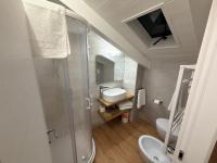 Doppel-/Zweibettzimmer mit eigenem Bad