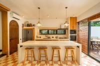 Bingin Comfort Home 3BR with Full Kitchen, Laundry and Cinema - B&B Uluwatu