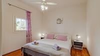 Holiday Home Roza with Whirlpool by Villas Guide - B&B Vela Luka