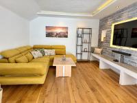 Feel Free 95 Apartment by AA Holiday Homes - B&B Haus im Ennstal