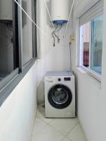 Cozy apartment, 2 min walk to train station TGV, Netflix, IPTV, AC, Quiet - Chambres d'hôtes Kénitra