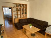 Bright Central Apartment Overlooking Zvolen Square - B&B Zvolen