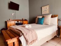 Suzies Huis Restaurant Bed and Breakfast - B&B Cape Town