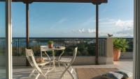 Spacious Residence in Rafina with Panoramic Views - Bed and Breakfast Rafína