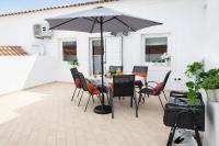 Varanda da Baixa, cosy apartment, top location, private terrace, barbecue, AC and Wi-Fi - Chambres d'hôtes Faro