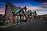 2 min to Dollywood l Hot Tub l Close to Attractions - Bed and Breakfast Pigeon Forge