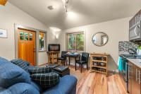 JDF Waystation with Bunkhouse - Pet Friendly - sleeps 6 - B&B Port Renfrew