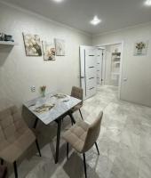 Уютная квартира в Новостройке рядом с Batyr Mall и парком Гагарина - B&B Pavlodar