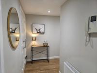 Well-Maintained Riverside View Apartment 2BR Sleeps 4 Free Parking Walk to City Centre - Ferienwohnung Inverness