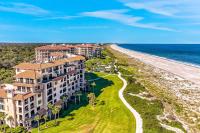 Oceanfront condo with panoramic views, shared pool, and private washer & dryer - B&B Fernandina Beach