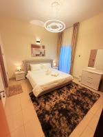 Elegant 2 BHK Apartment in Dubai near Airport - Chambres d'hôtes Dubaï